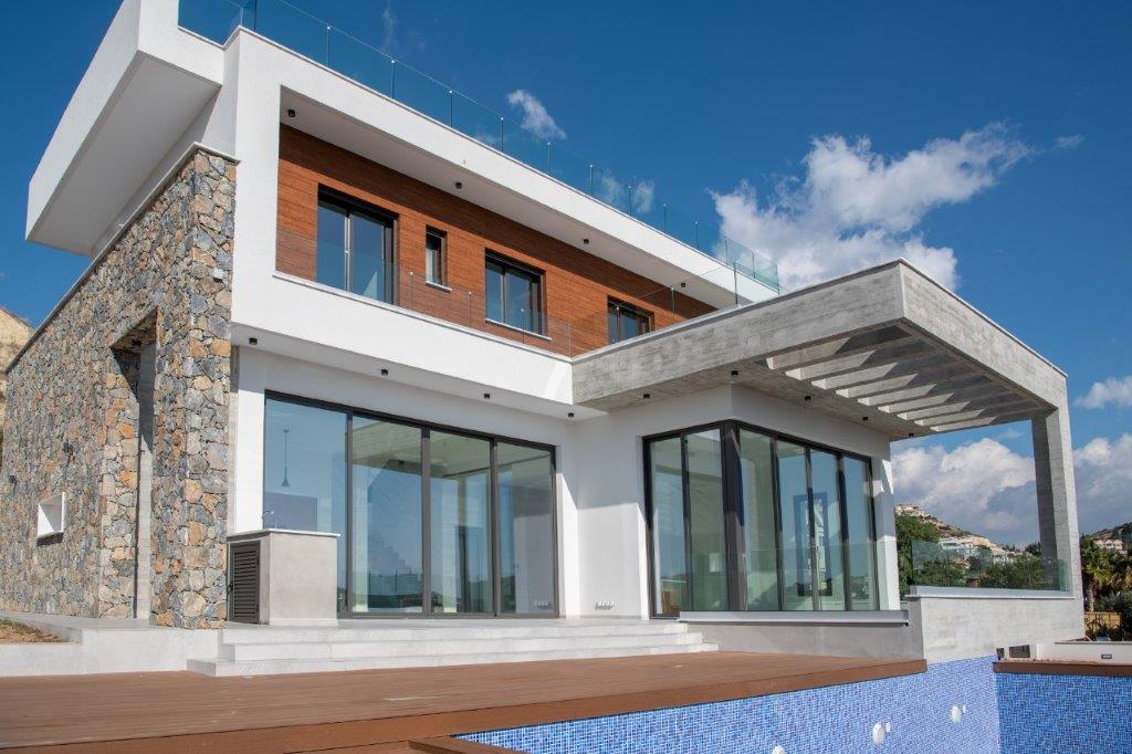 Impressive Villas in Agios Tychonas